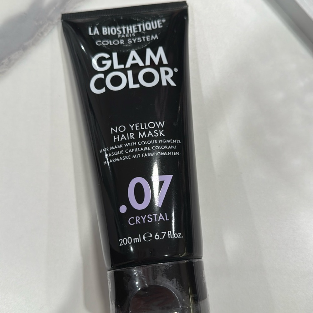 Brand new Glam colour No Yellow Hair Mask